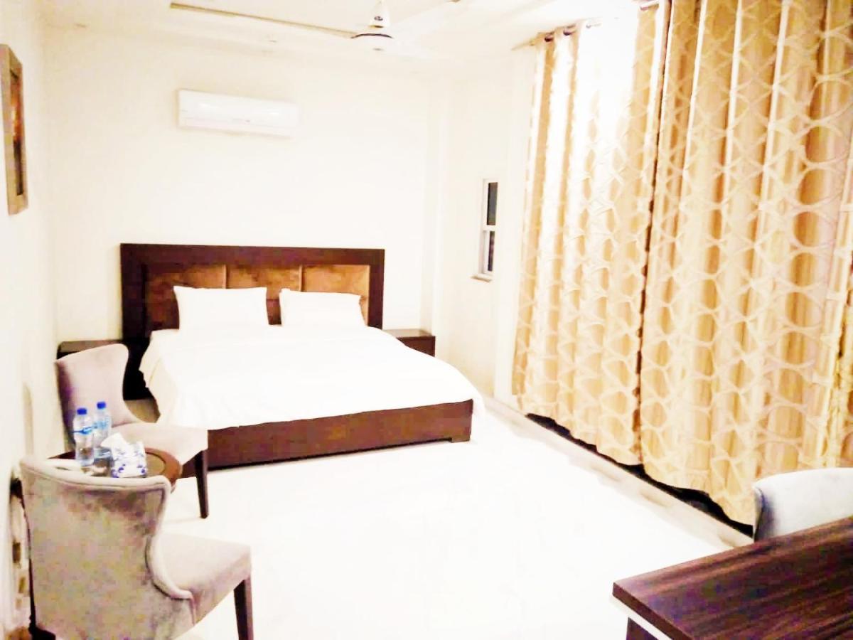Jade Dragon Hotel Dha ลาฮอร์ ภายนอก รูปภาพ