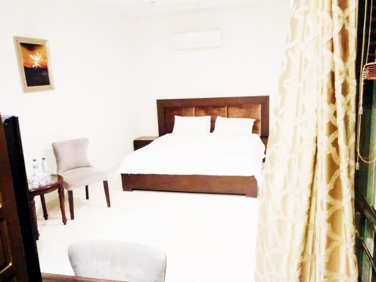 Jade Dragon Hotel Dha ลาฮอร์ ภายนอก รูปภาพ