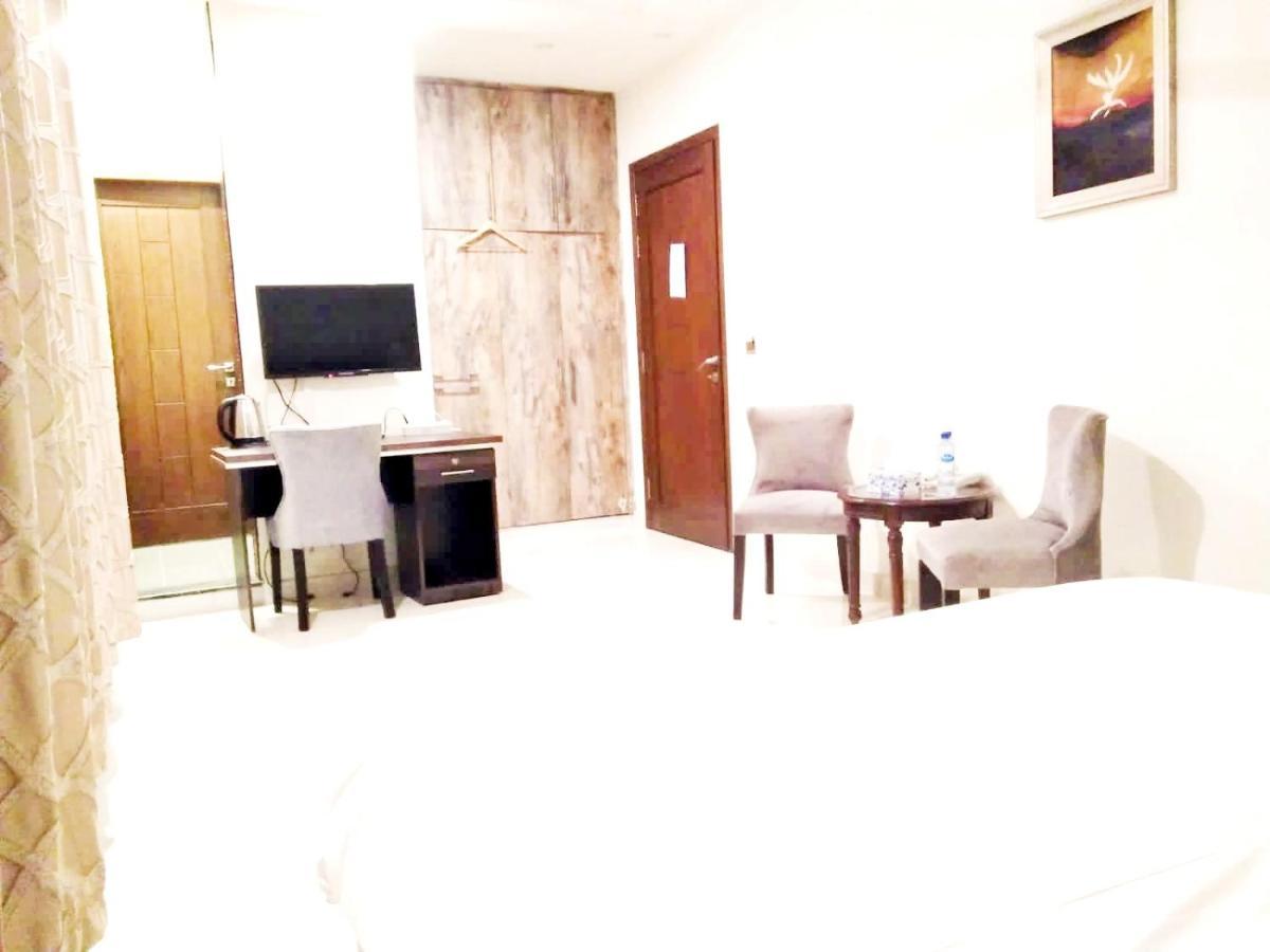 Jade Dragon Hotel Dha ลาฮอร์ ภายนอก รูปภาพ